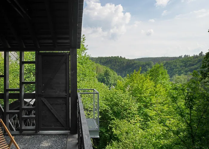 Hutstuf - The Owl & Private Rooftop